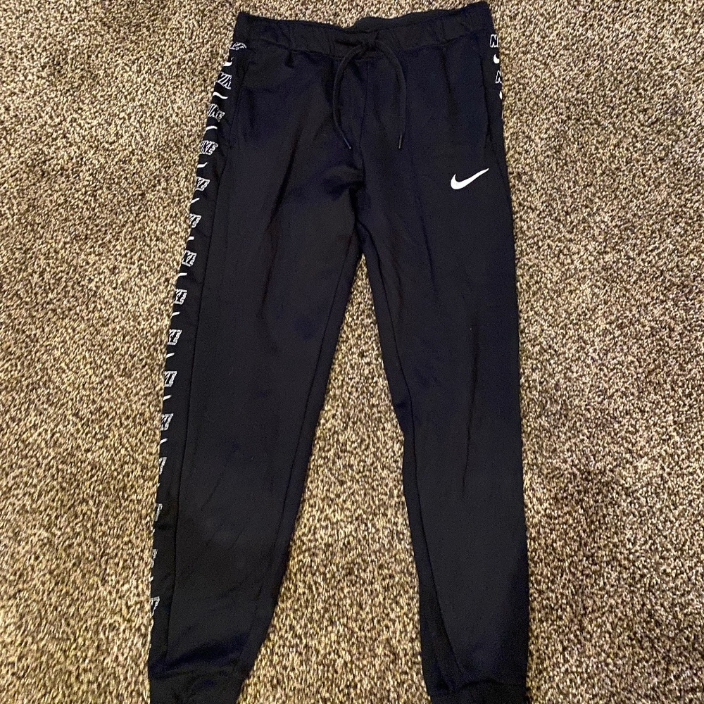 Black Nike sweatpants
